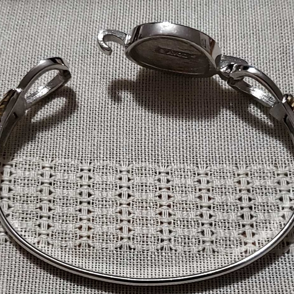 Beautiful Avon Abalone Silvertone Bracelet - Picture 4 of 5